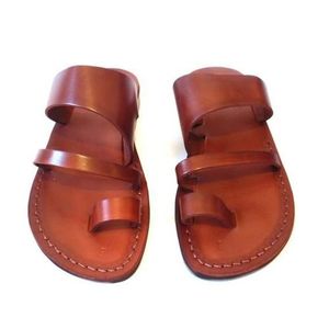 Kwariik leather sandals
